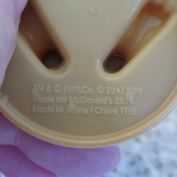 Peter RABBIT Cake Topper/Figurine 4.5" High Plastic (226V) - Picture 3 of 3